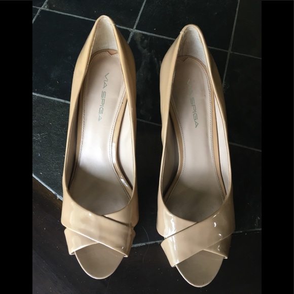 High Heels - Picture 1 of 4